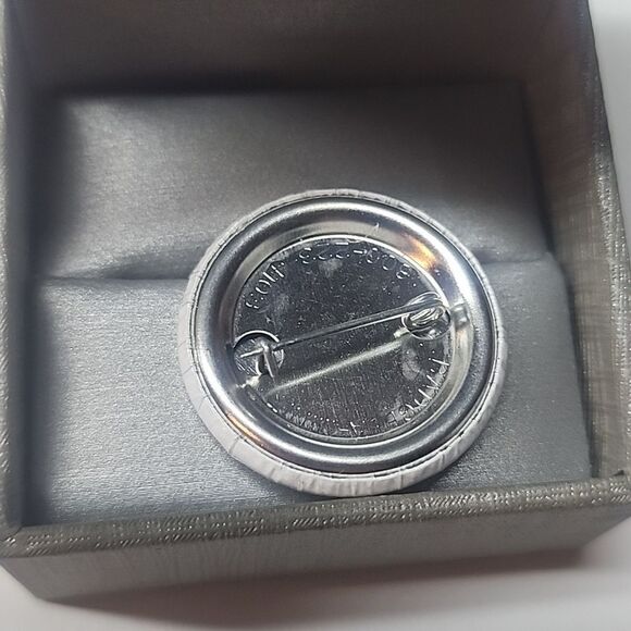 Drop Dead Button Pin Skull Red Roses - Picture 2 of 2